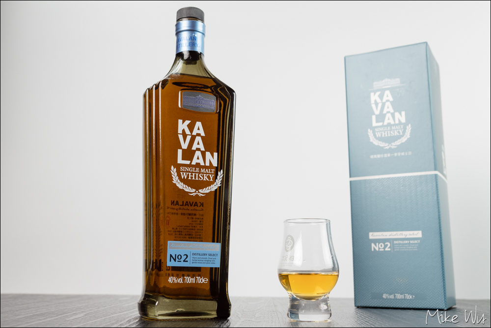 【開喝】KAVALAN 噶瑪蘭珍選 No.2 單一純麥威士忌，一支有花果香的威士忌 @麥克Wu的生活攝影札記