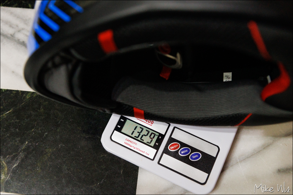 【開箱】ZEUS ZS-1600 AK6 碳纖維全罩安全帽，輕．就是買它的理由 @麥克Wu的生活攝影札記