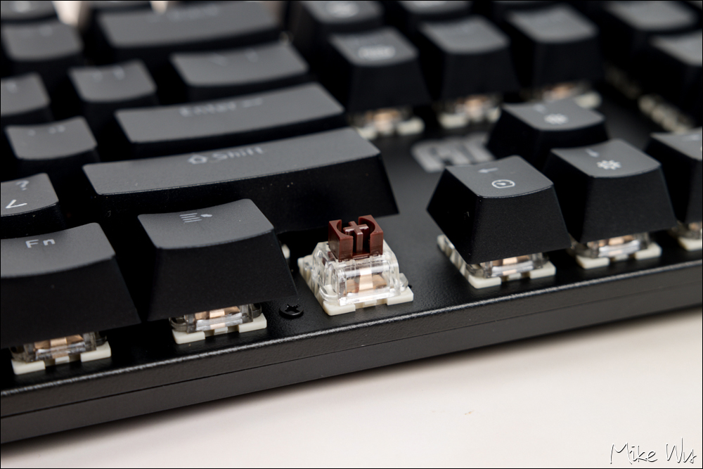 【開箱】Power Master KM-11天蠍座機械式鍵盤 & G502電競滑鼠組，推薦電競新手入坑設備的口袋名單之一 @麥克Wu的生活攝影札記