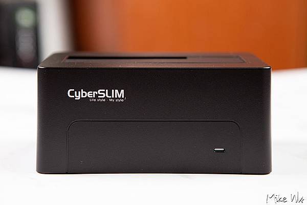 【開箱】CyberSLIM S1-DS6G 硬碟外接盒，工具人必備工具 @麥克Wu的生活攝影札記