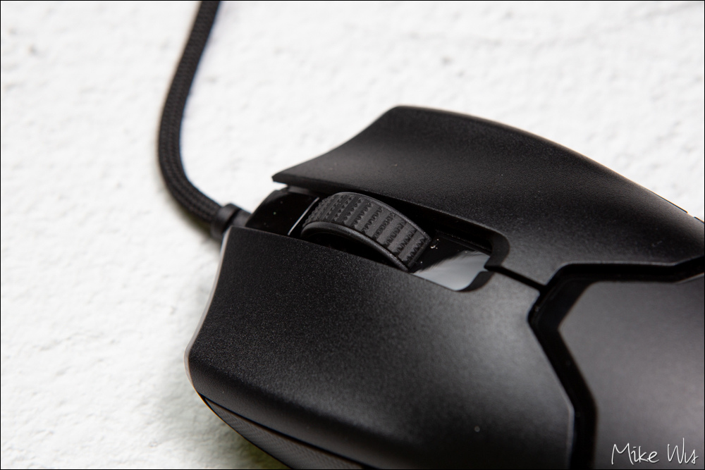 【開箱】Razer Viper 毒奎，輕巧好用的電競滑鼠 @麥克Wu的生活攝影札記