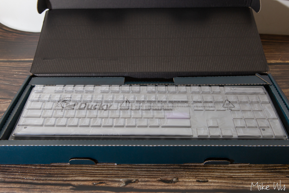 【開箱】Ducky One2  RGB 機械式鍵盤 @麥克Wu的生活攝影札記