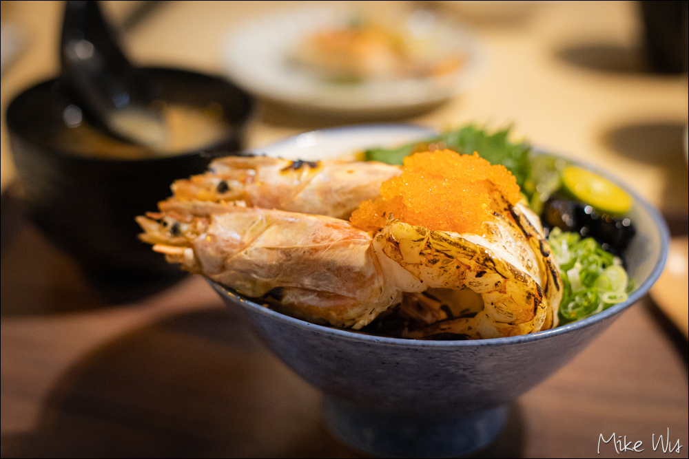 【食記】『台南』鮨次郎壽司專賣，美味的炙燒天使紅蝦親子丼 @麥克Wu的生活攝影札記