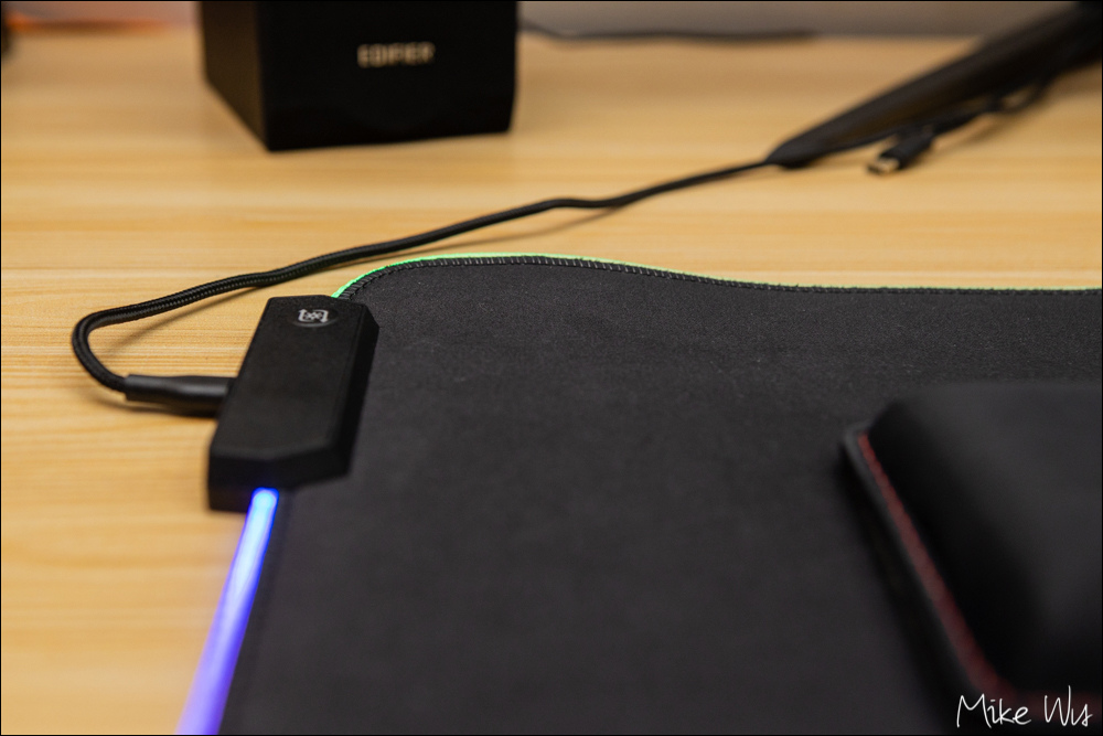 【開箱】波軍 POJUN J02電競滑鼠開箱評測，多樣可變化配件，減輕/增重輕鬆搞定！同場加碼 P04 RGB 大滑鼠墊 @麥克Wu的生活攝影札記